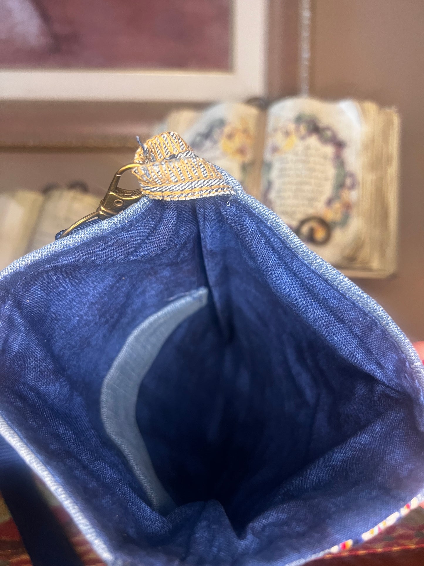 Lightweight Crossbody