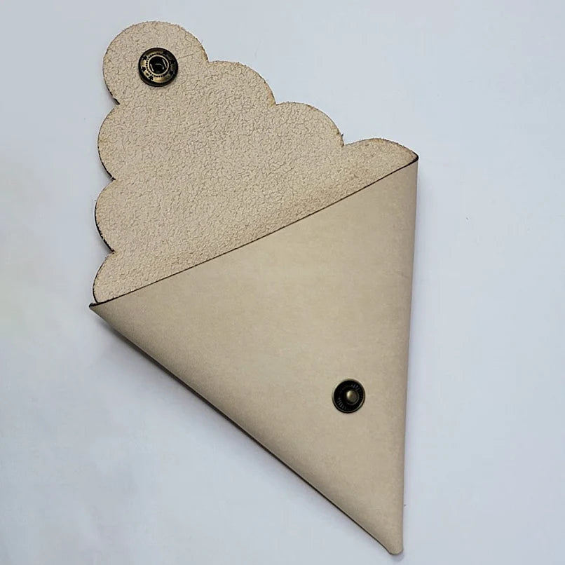 Leather Scalloped Coin Pouch With Pocket